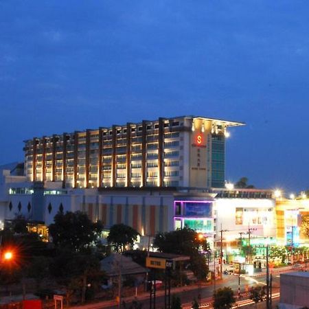 苏内大酒店和会议中心 乌汶 外观 照片